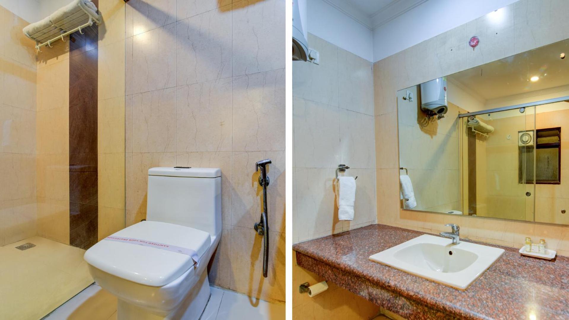 Airport La Sapphire Hotel & Restaurant New Delhi Bagian luar foto