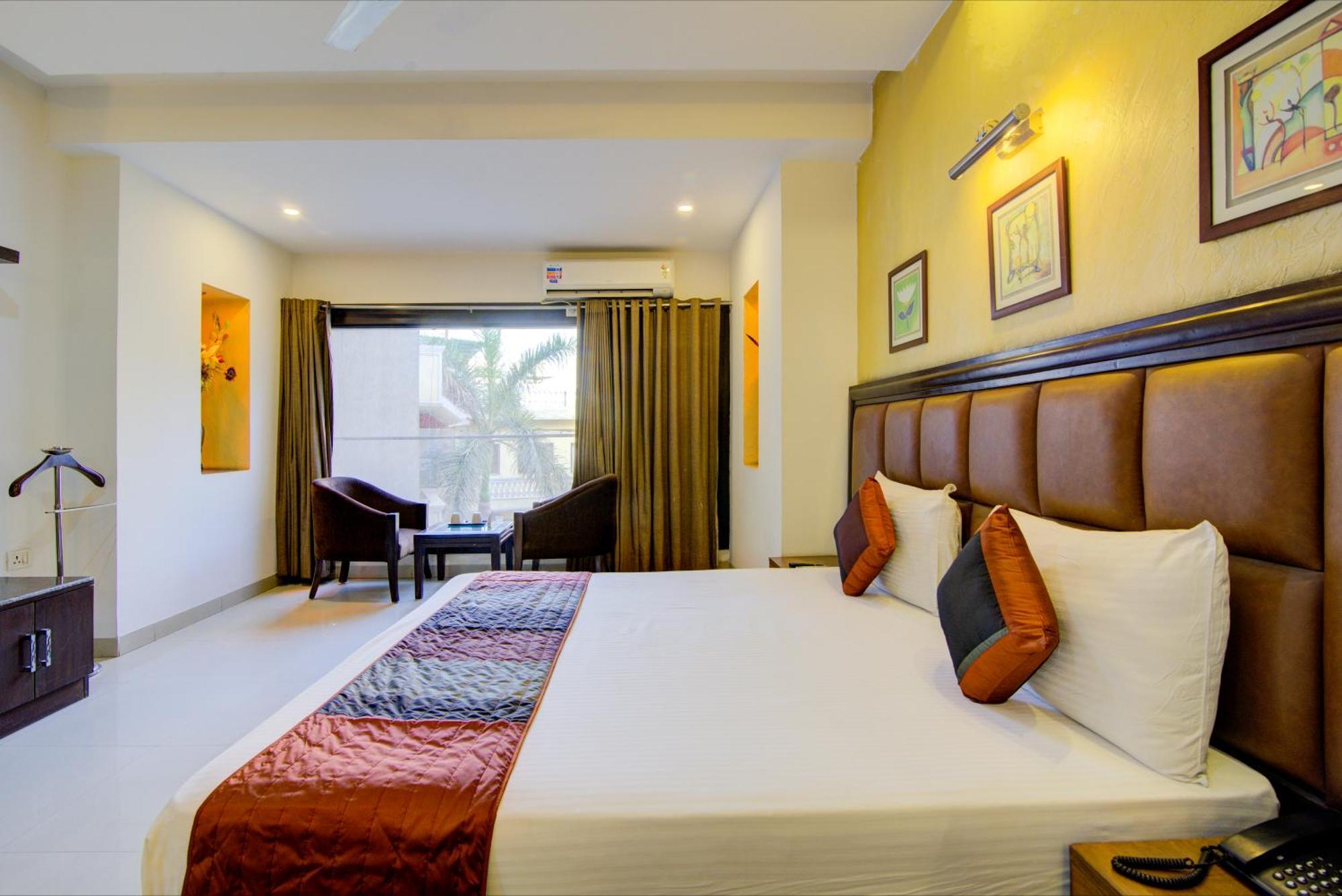 Airport La Sapphire Hotel & Restaurant New Delhi Bagian luar foto