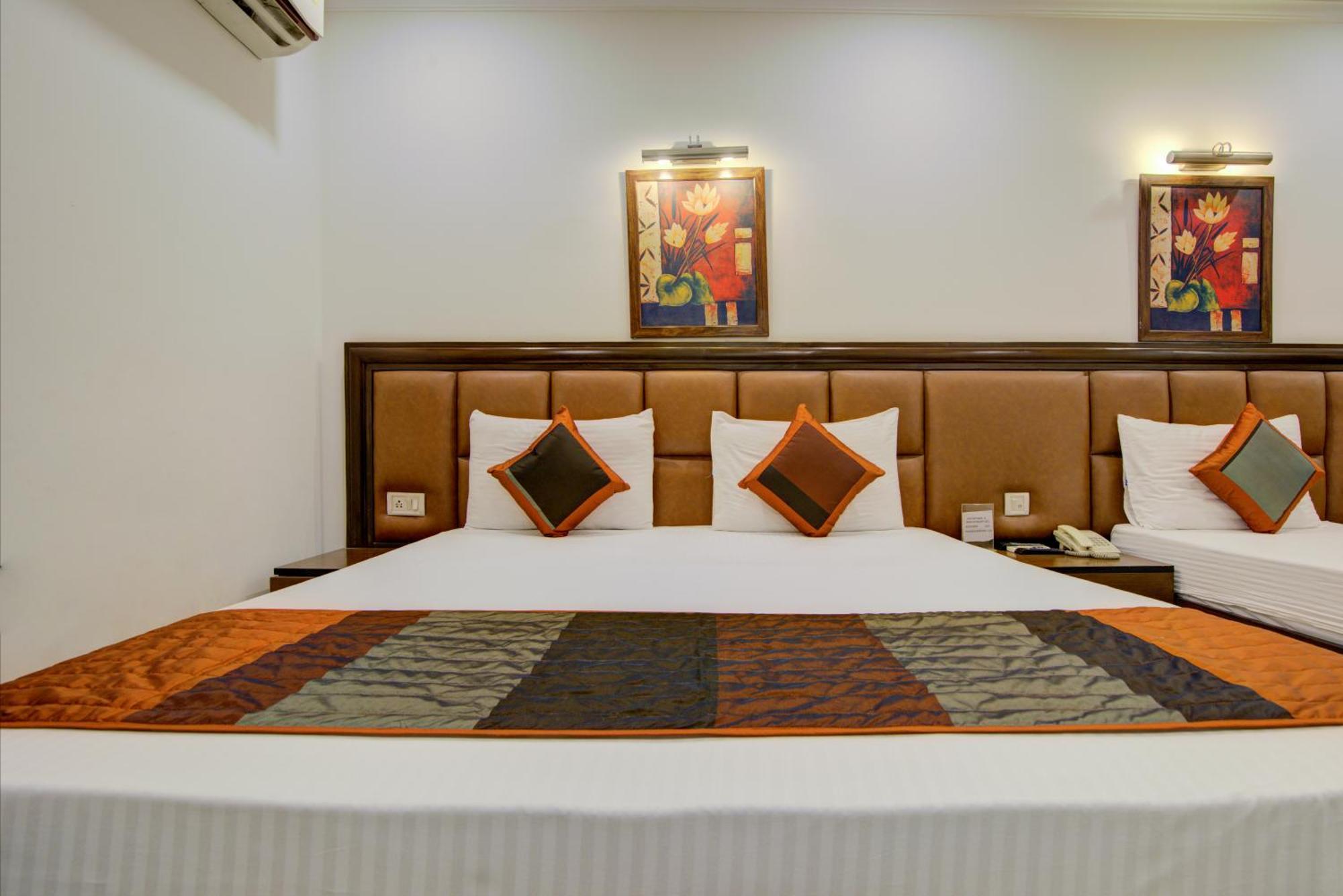Airport La Sapphire Hotel & Restaurant New Delhi Bagian luar foto